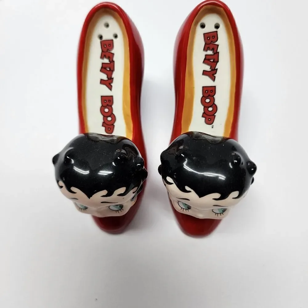 Betty Boop Vintage Shoes Salt and Pepper Shakers